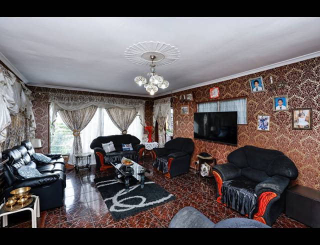 5 BEDROOM FREEHOLD FOR SALE IN PALMIET